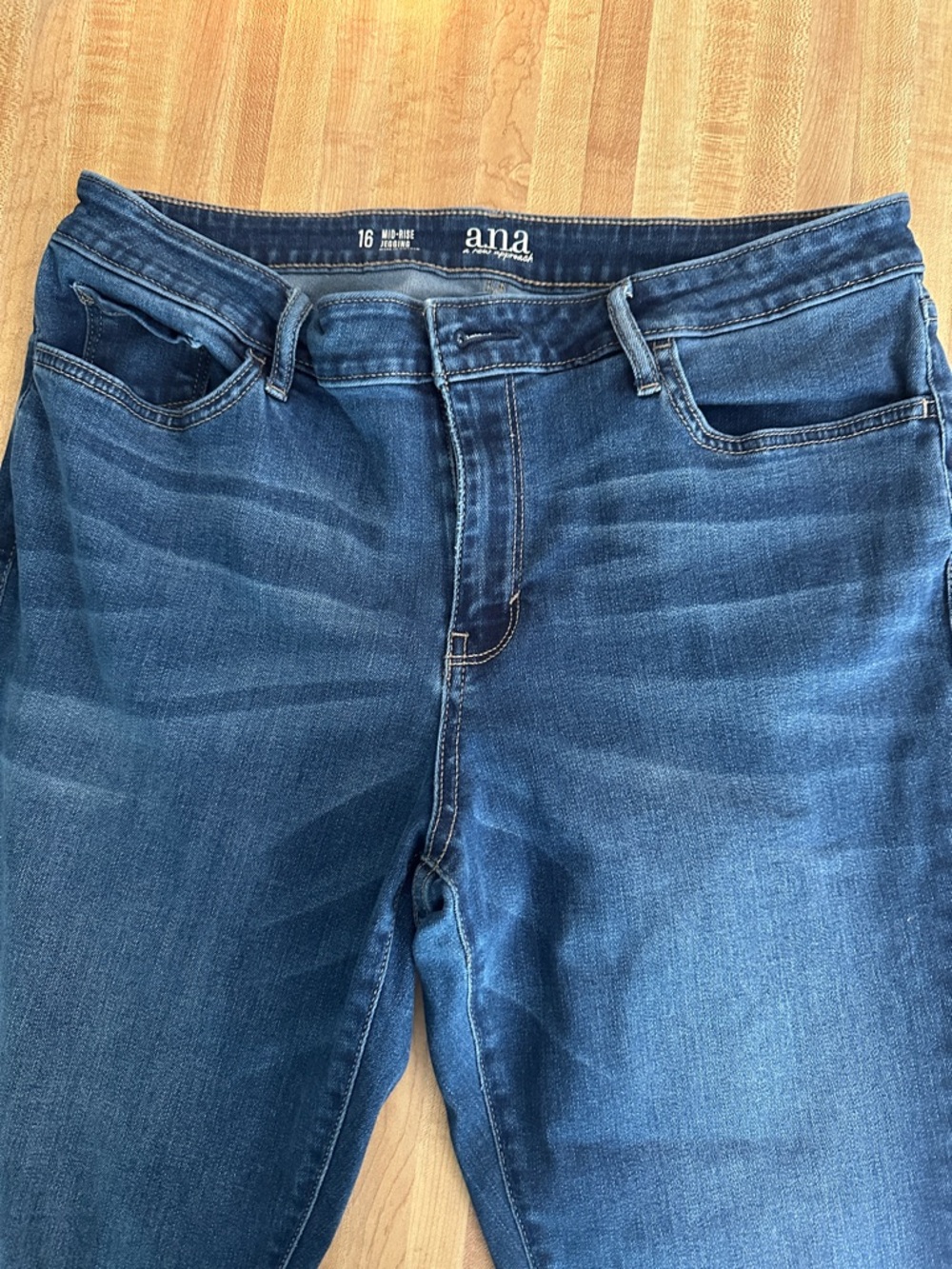 a.n.a Jeans Mid-Rise Jegging 16